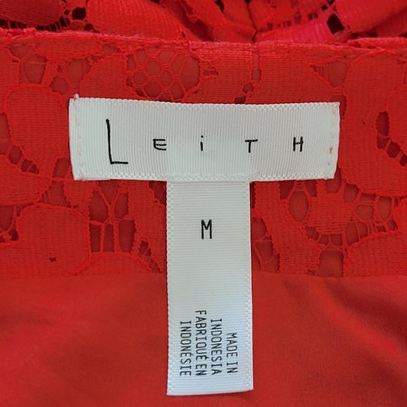 🌟 NWT LEITH Trendy Red Bloom Lace Mini-skirt Women's Size M Ruffles Side Zipper - Picture 3 of 8